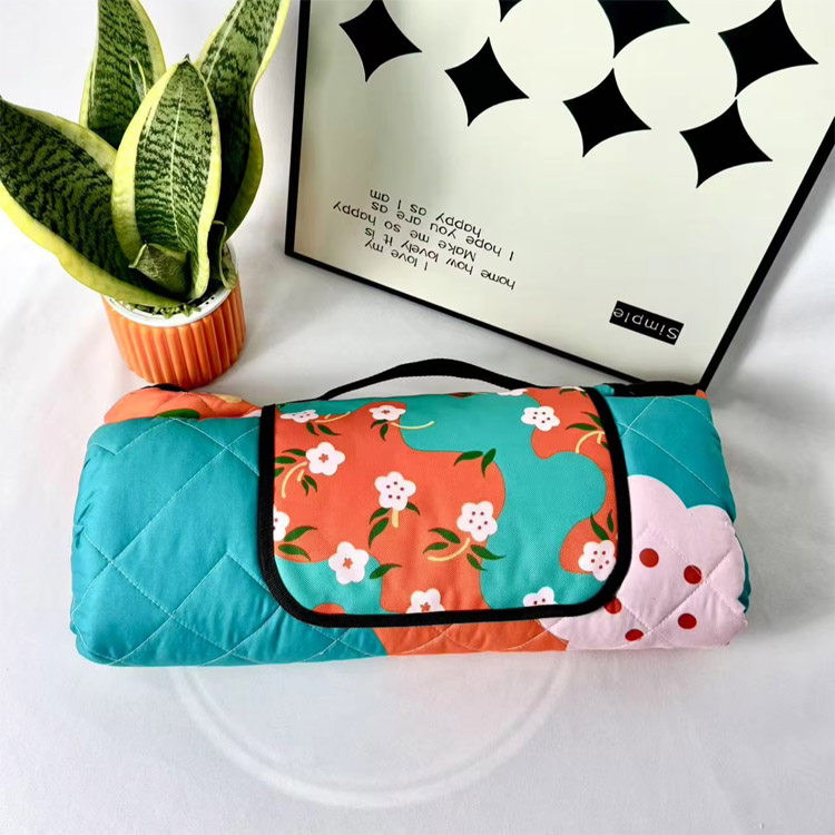 Selimut Piknik Portabel Perjalanan Berkemah Tikar Pantai Bebas Pasir